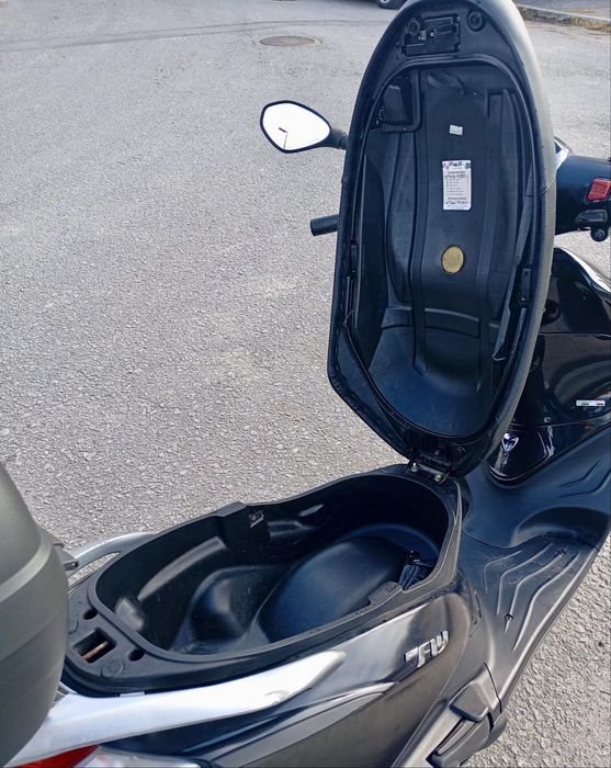 Mota scotter Piaggio Fly 125