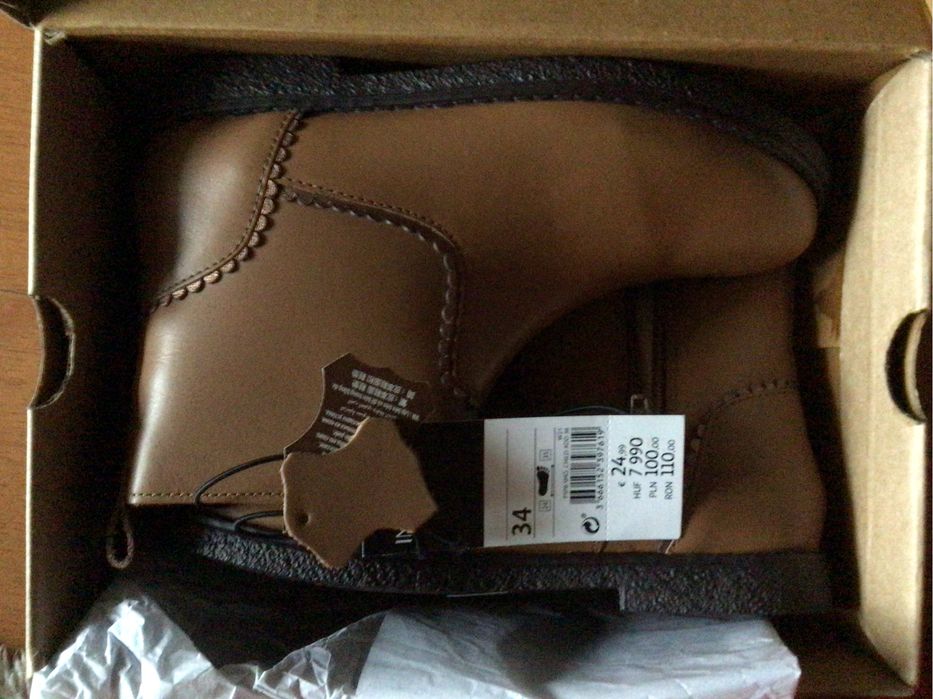 botas em pele tamanho 34 NOVAS