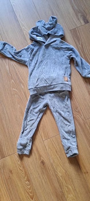 Dres welurowy 104