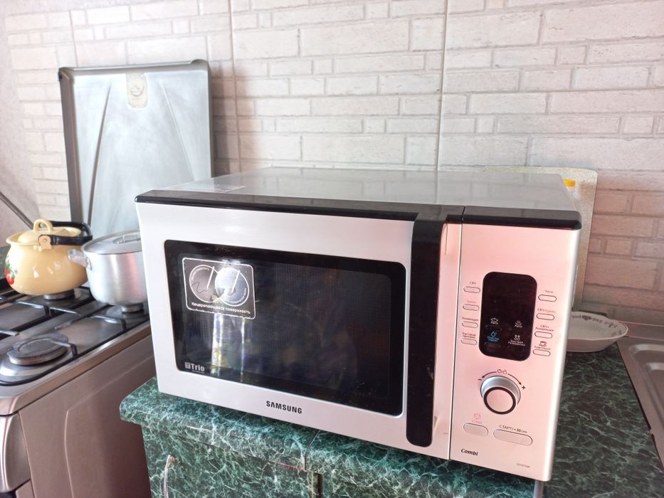 Продам микроволновую печь Samsung