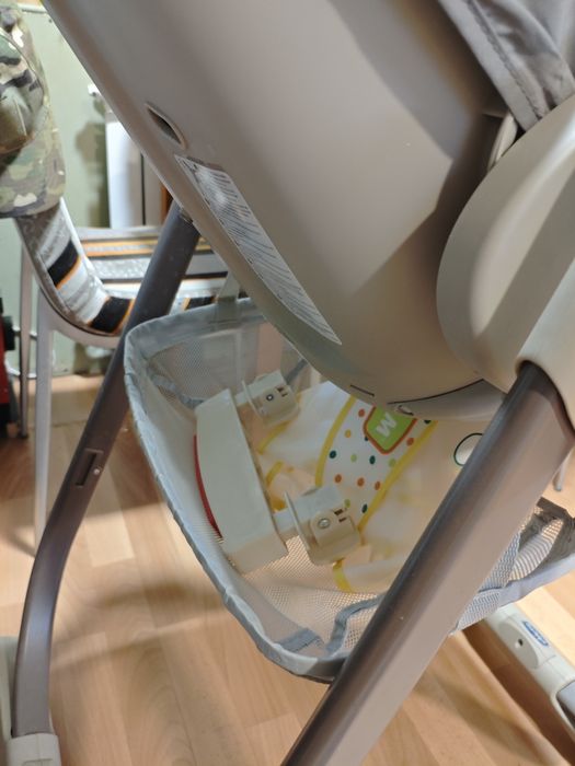 Продам стільчик для годування Chicco Polly magic
