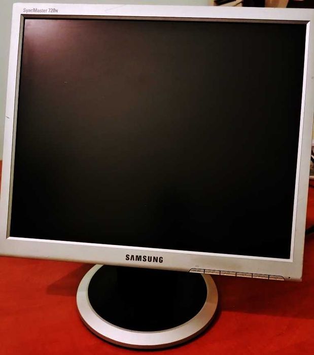 Монитор Самсунг 720N 17"