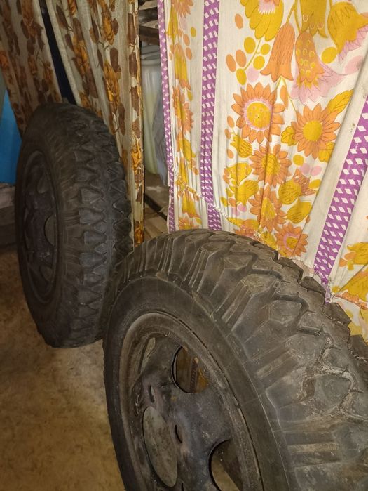 Продам вантажні колеса (5 шт.) 220/508 R20