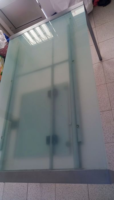 Mesa metálica tampo vidro 85x142cm extensível Qualidade
