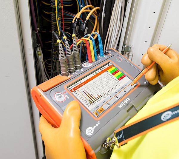 OBNIŻYMY RACHUNKI ZA PRĄD => Kompensacja mocy biernej, kompensator SVG