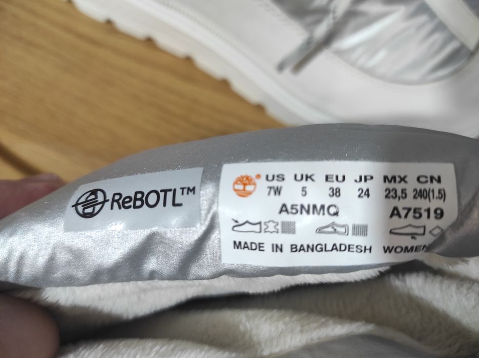 Жіночі сапоги  Timberland 
бежевий/срібний (