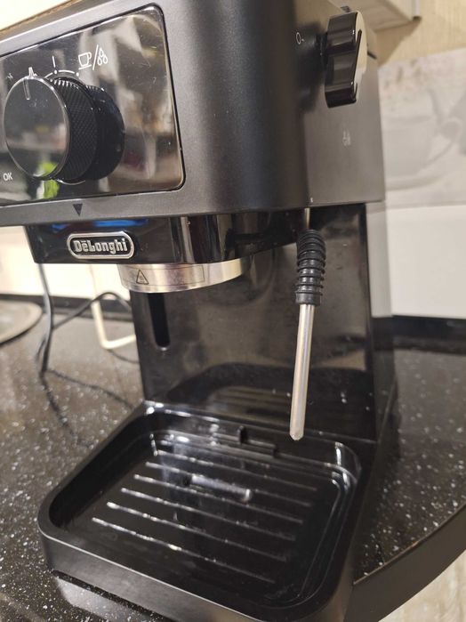 Кавоварка DELONGHI (стан нової).
