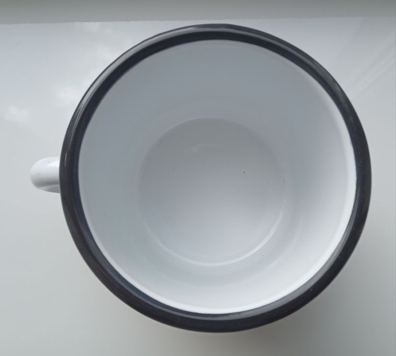 Кружка, фляга, карабіни.