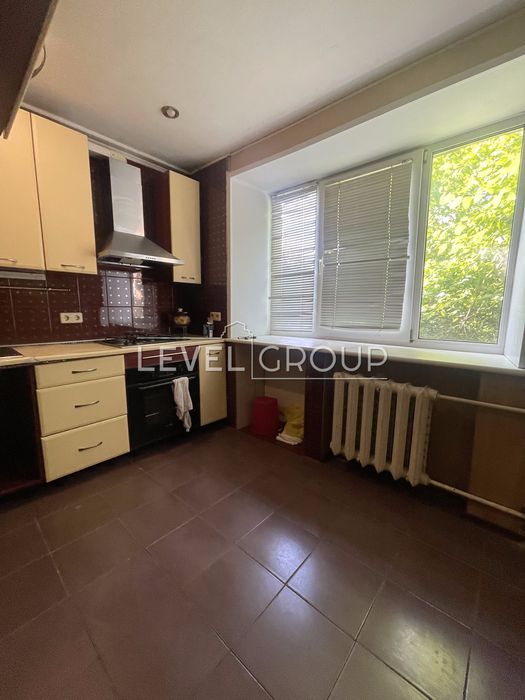 Продаж 2-кімн. квартири біля метро Шулявська — вул. Дегтярівська, 58