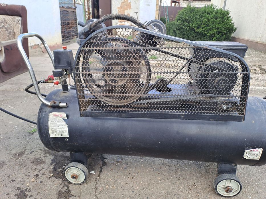 компресор Дніпро М 100л