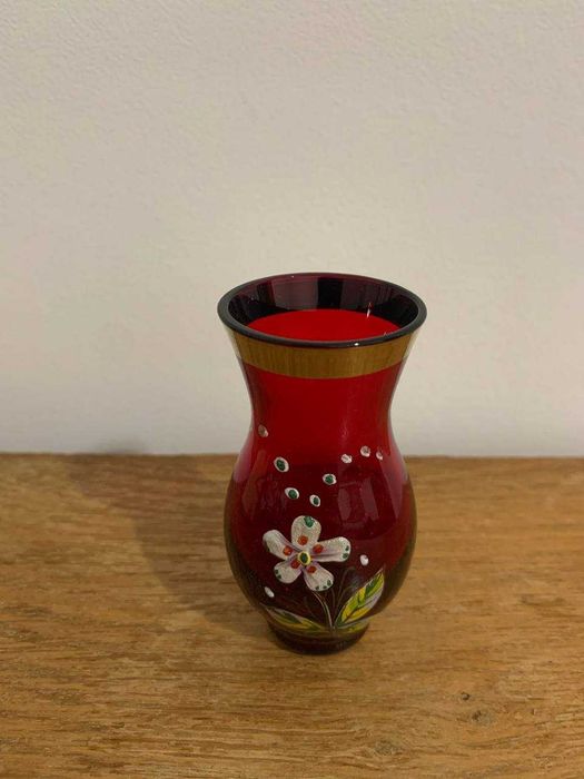 Миниатюрная вазочка  из стекла