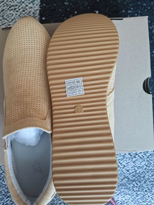 Półbuty / Sneakersy beżowe (rozmiar 41) — nowe