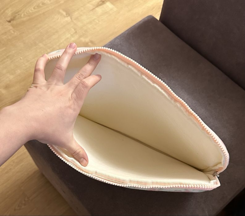 Новий чохол для ноутбука