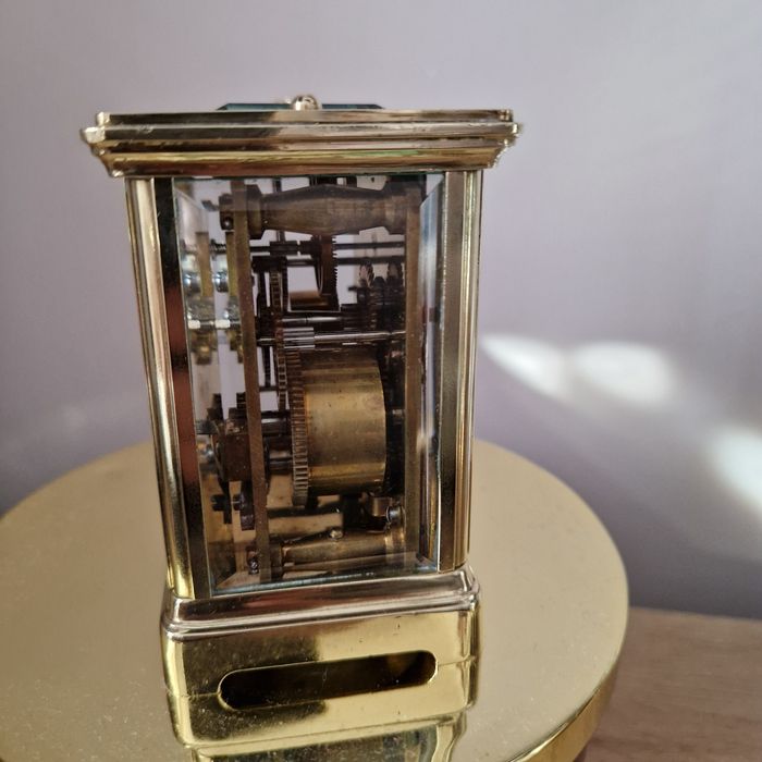 Sprzedam piękny zegar miniatura