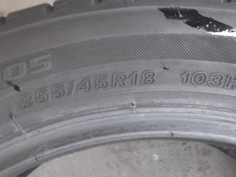Opony 255/45/18 Bridgestone 2szt