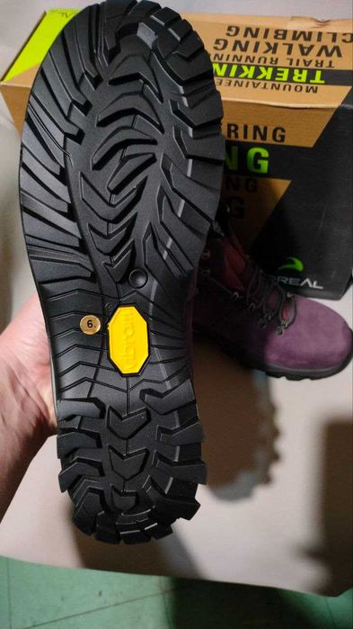 Ботинки треккинговые женские Garmont Gore Tex Lowa