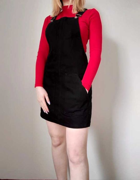 Czarna sukienka ogrodniczka