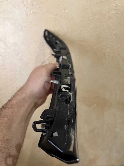 Накладки на фару хром ліва на Volkswagen Atlas/Atlas Cross Sport