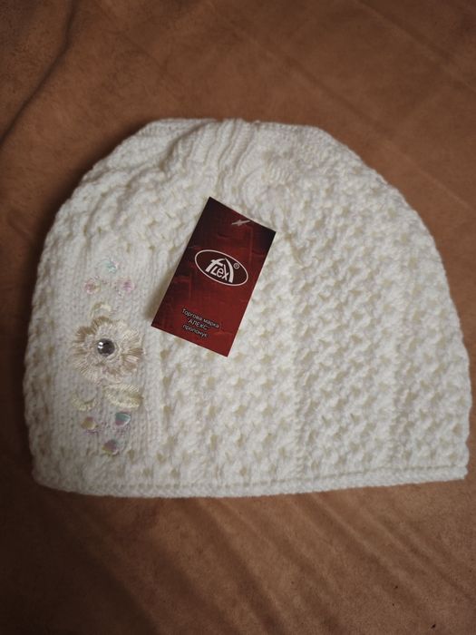 Шапкаі в'язана з підкладкою на флісі