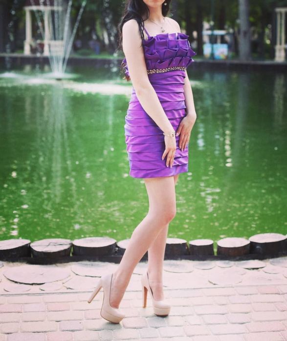 Вечірня коротка сукня