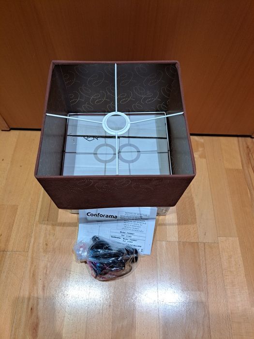 1 Candeeiro de teto + 2 de mesa de cabeceira