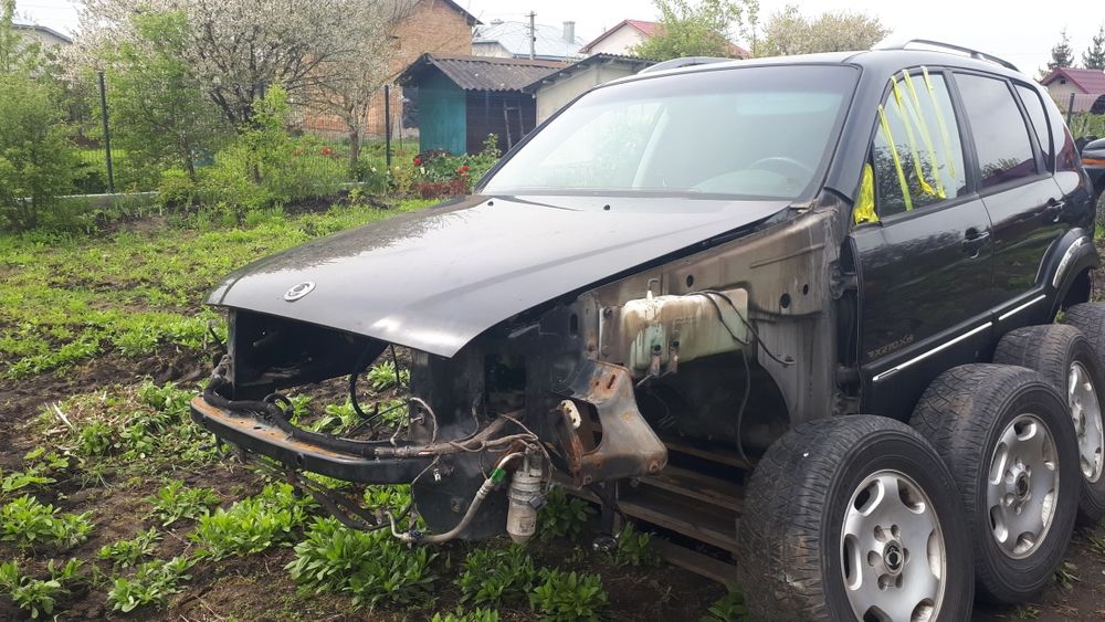 Кузов частина четверть рекстон санг йонг rexton ssangyong 2,7 ляда