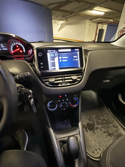 PEUGEOT 208 hdi 2012 oportunidade