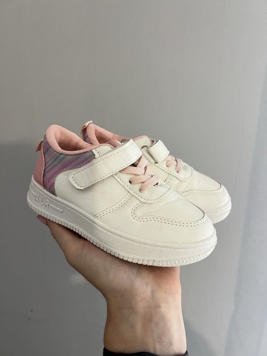 Кросівки для дівчинки