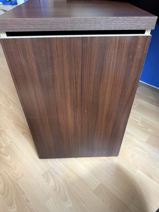 Biurko komputerowe z kontenerkami