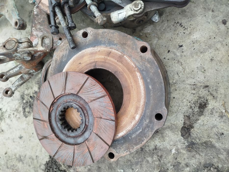 Кожух тормоза мтз в зборі