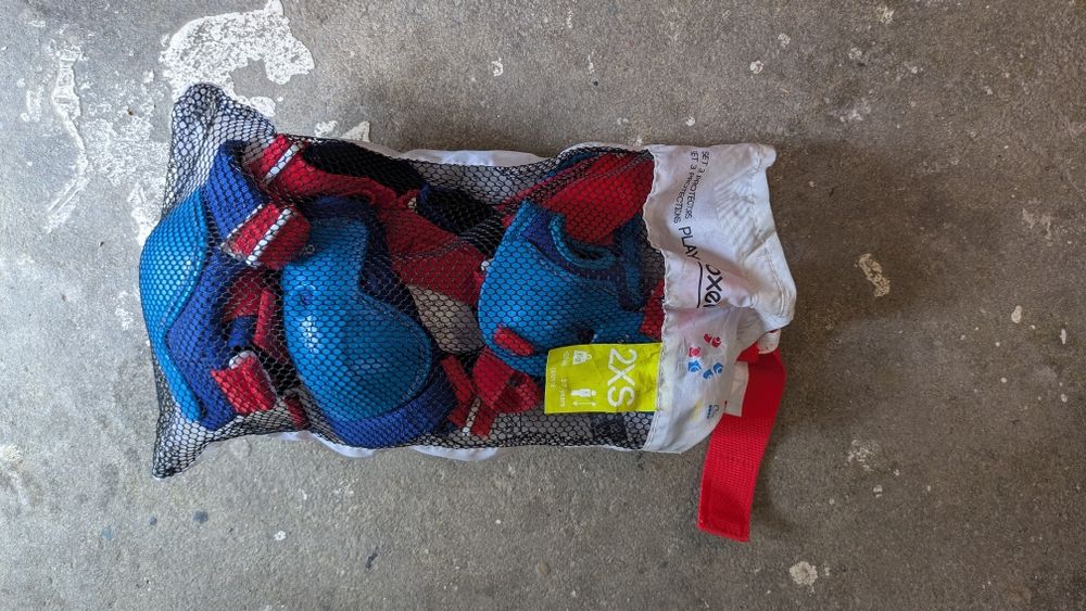 Patins em linha criança e proteção