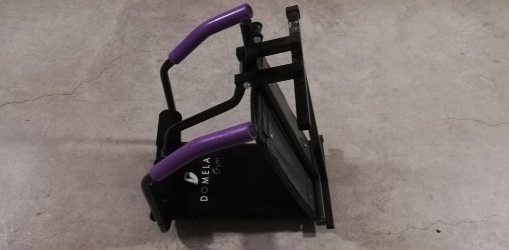 Banco de abdominais com reduzido uso