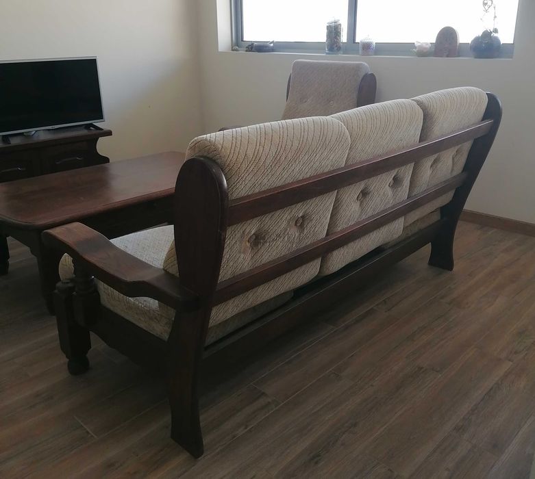 Pagamento somente a dinheiro. Sofá para Sala de estar em carvalho maciço, estilo alemão vintage: 1 triplo e 2 de um lugar