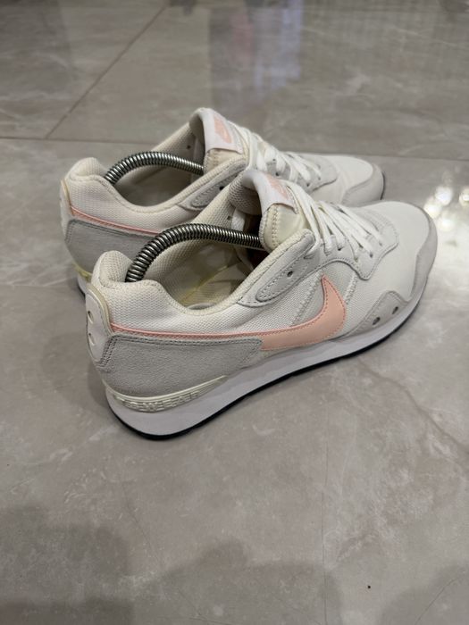 Кросівки Nike Venture Runner (EUR 42)