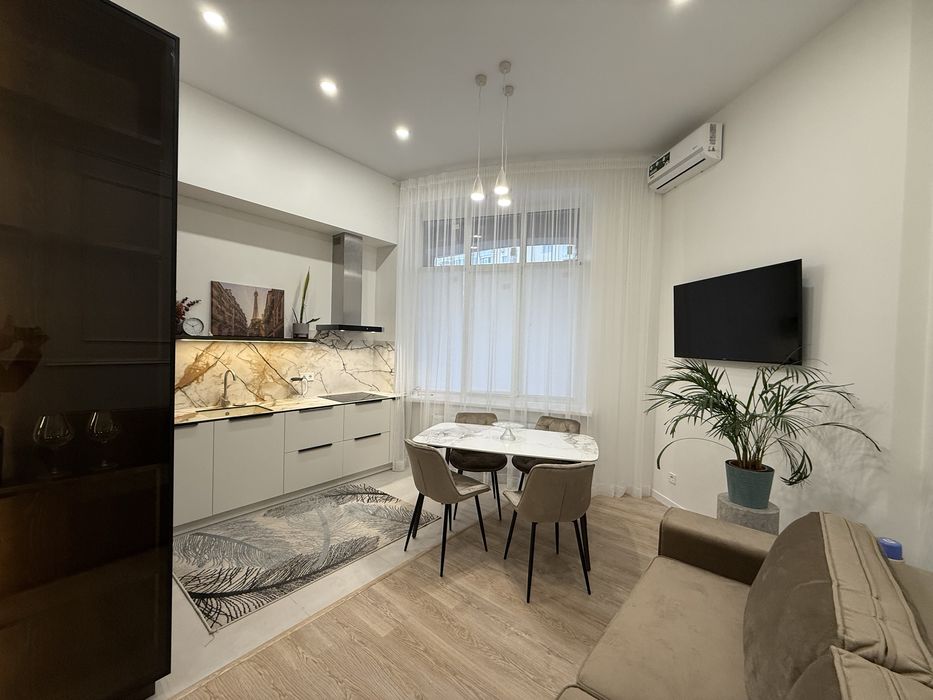 Двухкомнатная квартира с новым ремонтом в ЖК Ривьера.75 метров.