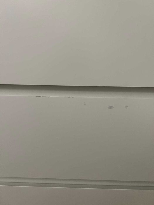 Cómoda IKEA MALM branca 6 gavetas em bom estado