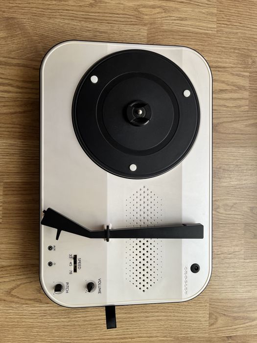 Gira discos Crossley com mala de transporte