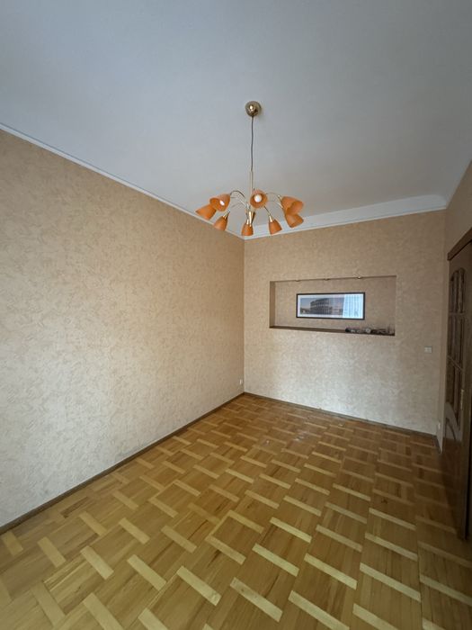 Продам 4 комн квартиру