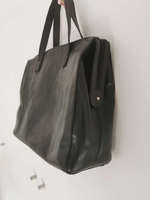 Mala de mão, preta, em pele genuína