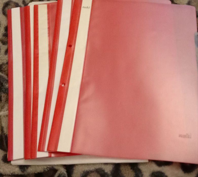 Пластиковые цветные папки-скоросшиватели  формата А4