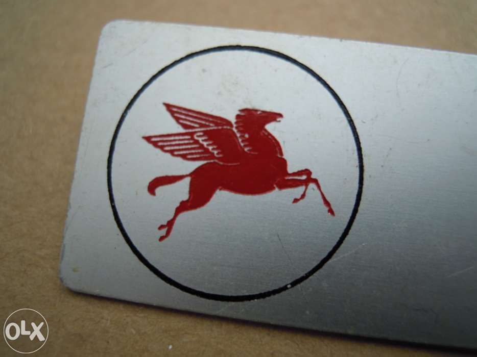 Crachá Mobil gasolineira Pegaso combustível antigo automovel