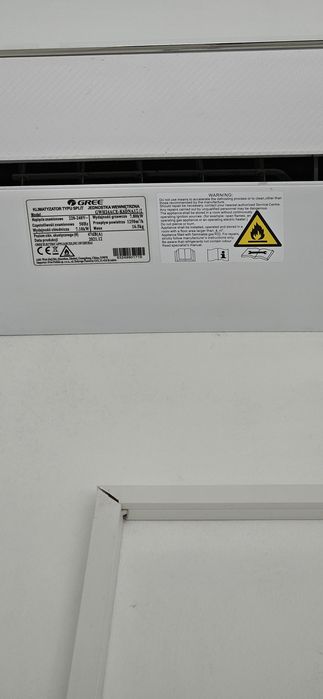 Klimatyzator ścienny biały firmy GREE