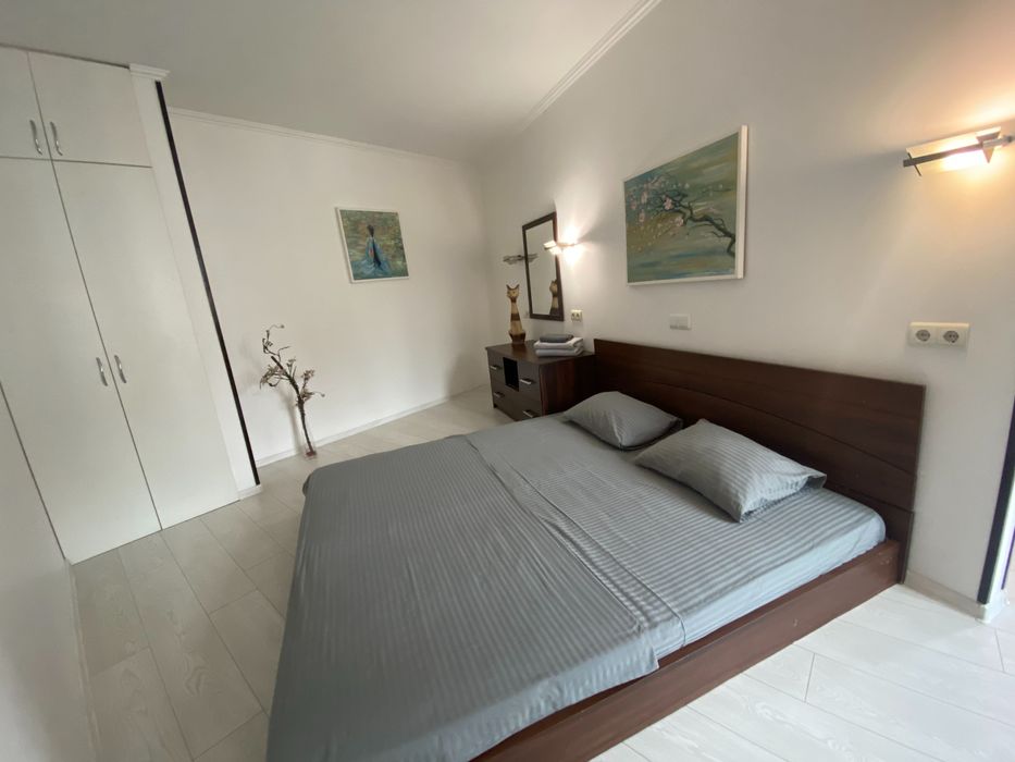 Подобово, Gulliver, Басейна 10, Хрещатик