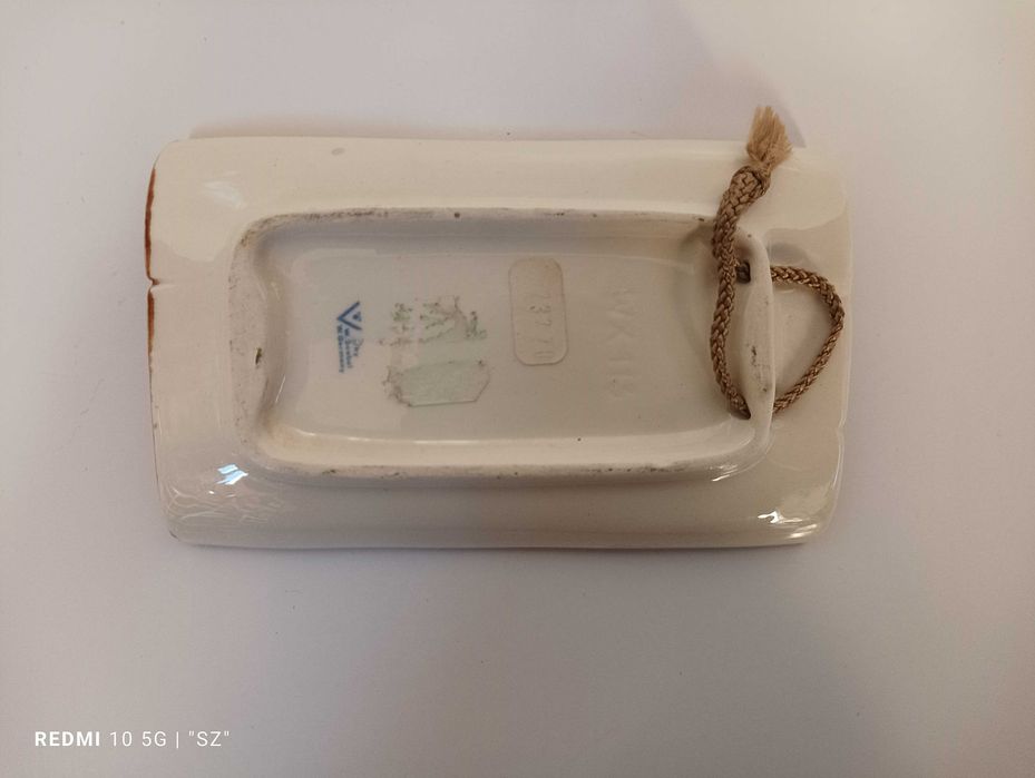 Stara zawieszka - porcelanowa - V. Goebel - W. Germany.