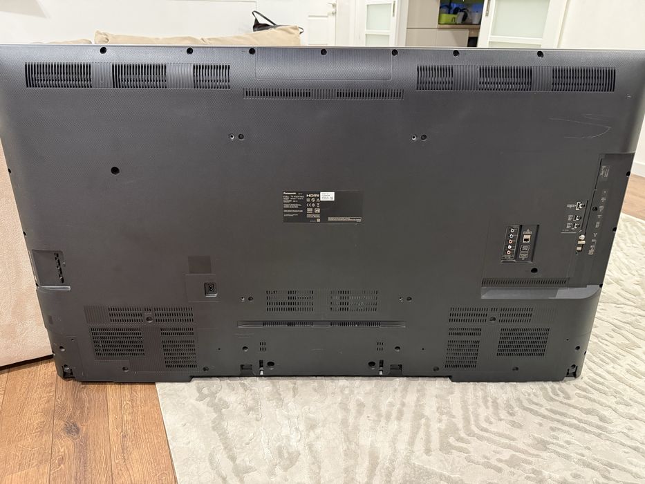 Тлевізор Led Tv Panasonik 65 діагональ