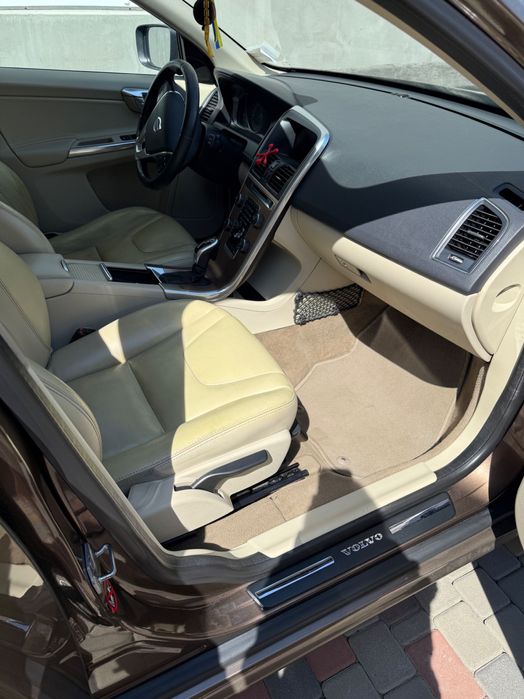 Продам Volvo XC60