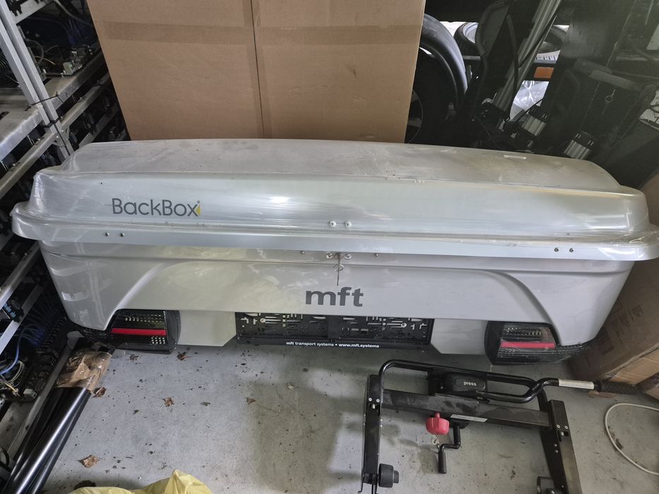 Kufer na hak MFT BackBox Silver + platforma BackCarrier + adaptery