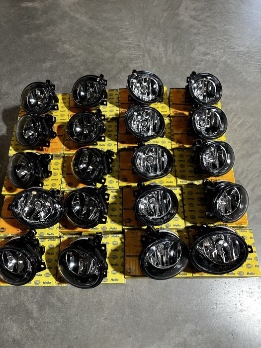 Туманка  противотуманки фара Sprinter W906 спрінтер HELLA в бампер