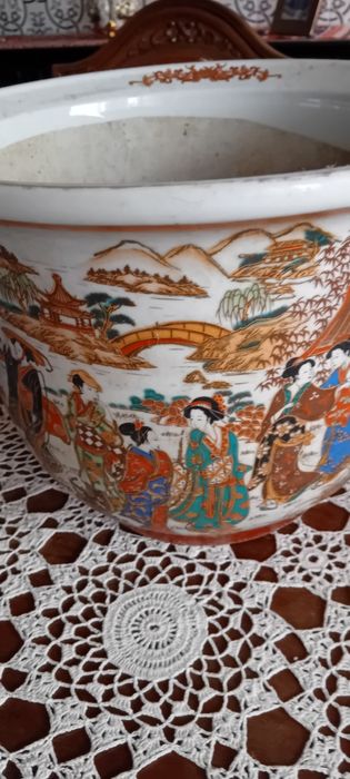 Vaso grande com motivos chineses