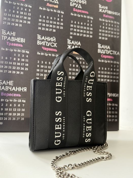 Сумка-кросбоді Guess